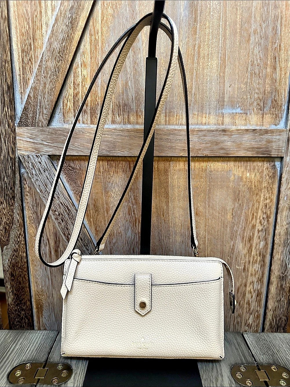Kate Spade Light Beige Leather Crossbody Travel Bag Phone & Passport Wallet
